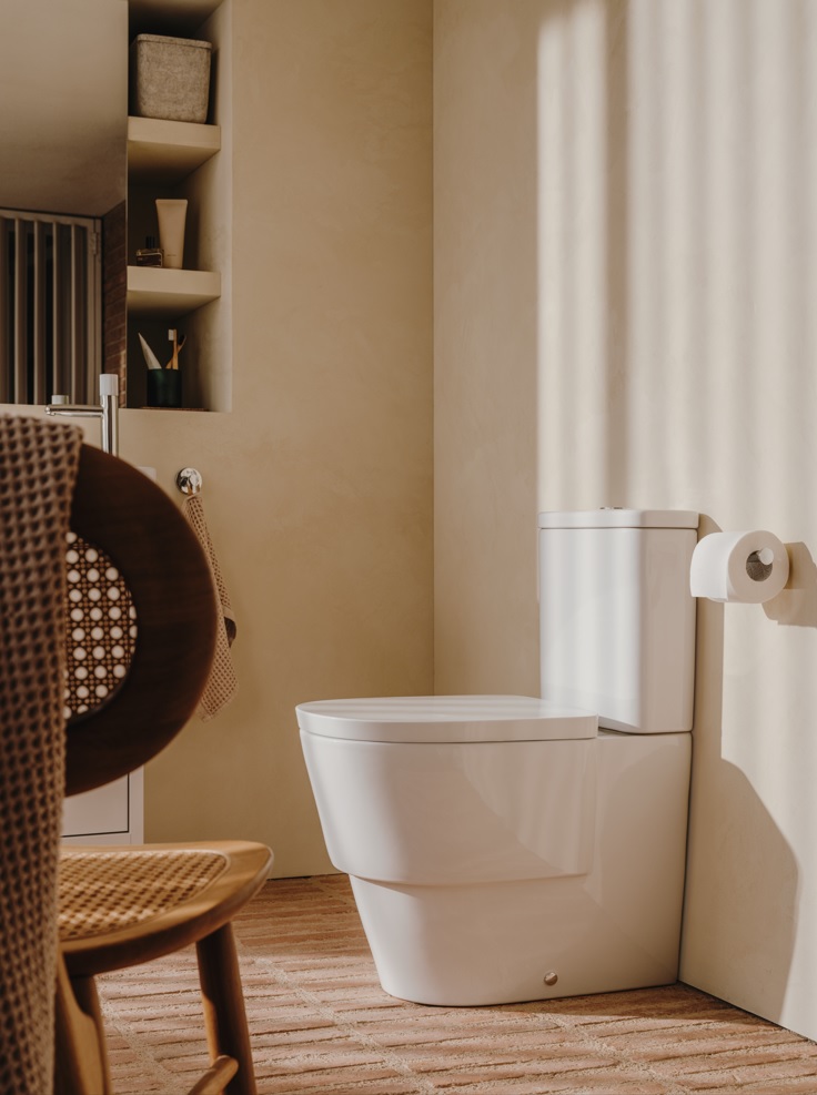 Roca Tura Fully Shrouded WC